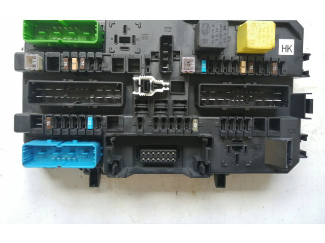 Блок предохранителей 13206762 Vauxhall Astra H