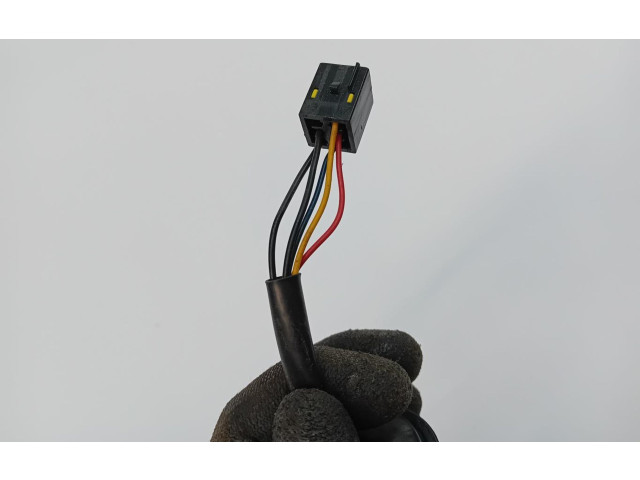 Зеркало электрическое Opel Meriva B 2010 - 2016 года