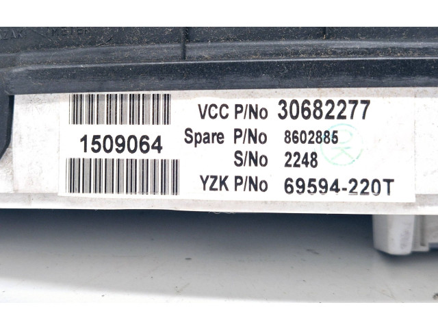 Панель приборов 69594220T, 30682277   Volvo V70       