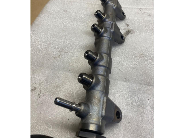 Vstřikovací lišta 8514154, 0445214315 BMW 2 F46 B47C20A B47