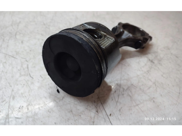 Píst Nissan Navara D22