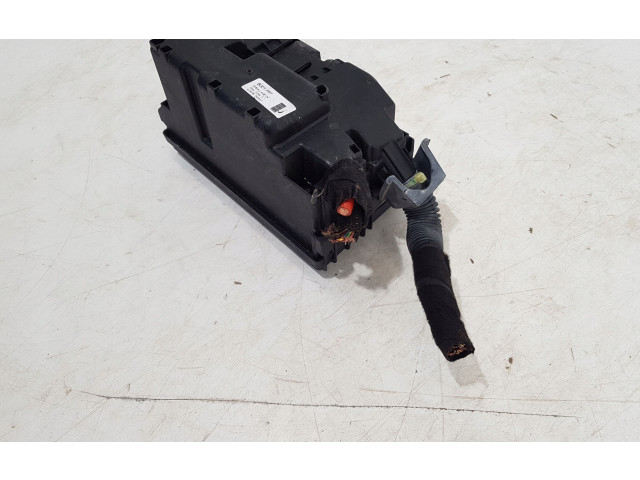 Блок предохранителей     Opel Meriva B    