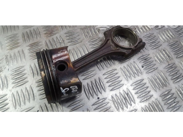 Píst 06ba Volkswagen PASSAT B5.5