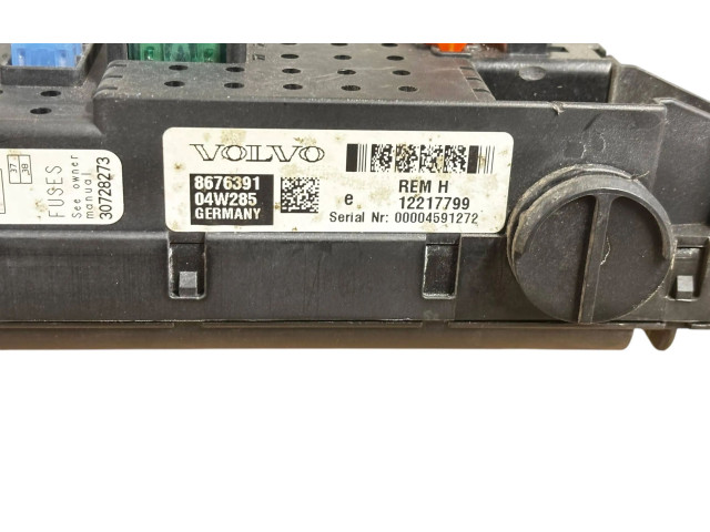 Блок предохранителей 8676391, 12217799 Volvo XC90
