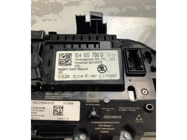 Панель приборов 654920790D Skoda Scala