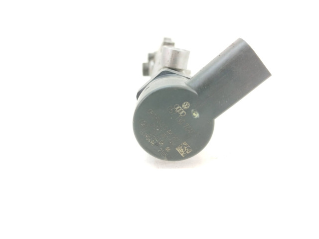 Vstřikovací lišta 059130090AB, 057130764C Audi Q7 4L