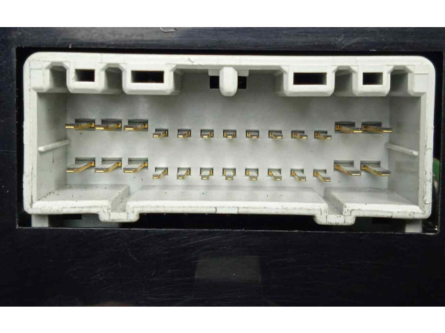 Vstřikovač 99-01 KIA Carnival J3