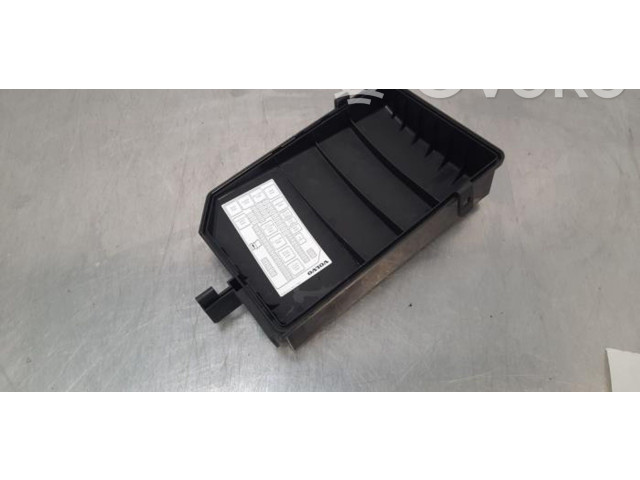 Блок предохранителей  31473868   Volvo XC40    