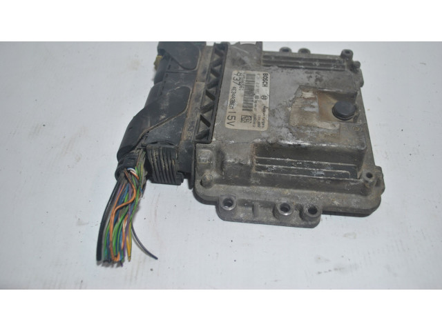 Блок управления двигателя 51806561, 0281012883   Alfa Romeo GT