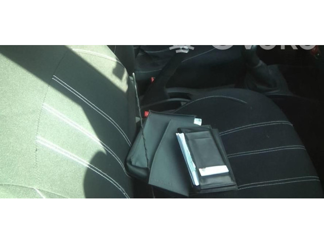 Ручка стеклоочистителей 8201590631 Renault Clio III