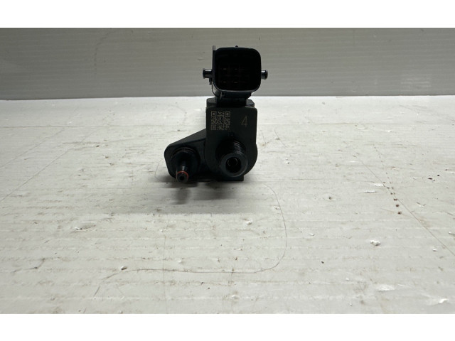 Форсунка 32140080    Volvo XC90   