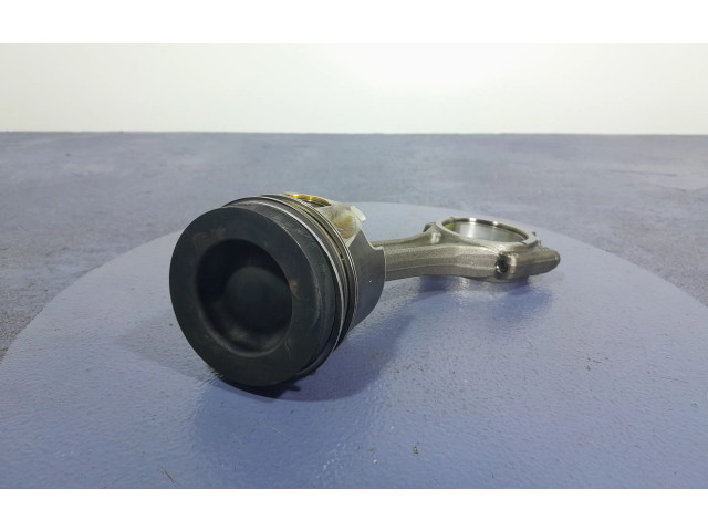 Поршень CFGB Skoda Superb B6 (3T)