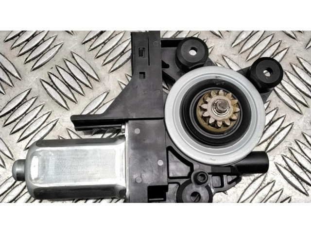 Передний двигатель механизма для подъема окон