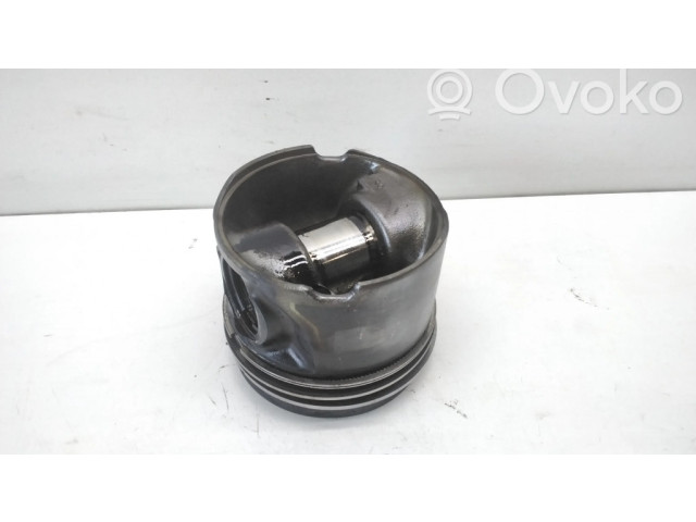 Píst 84L107 BMW 5 E60 E61 pro naftový motor 3.0