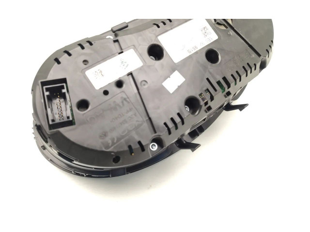 Панель приборов 5E0920951B Skoda Octavia Mk3 (5E)