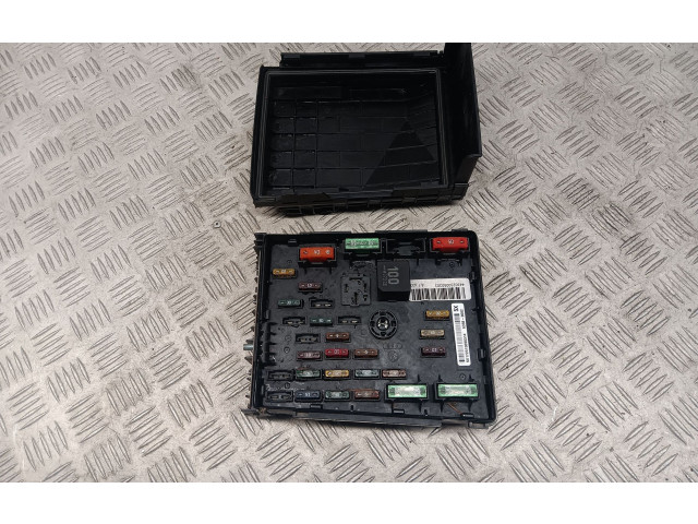Блок предохранителей 1K0937132F, 63580602 Audi Q3 8U