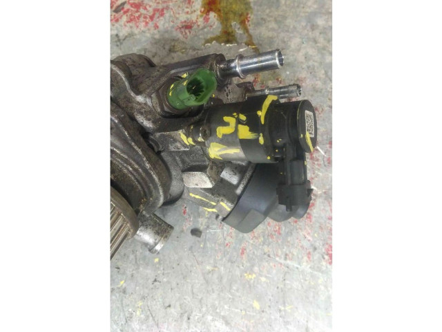 Топливный насос BOSCH Renault Clio IV K9K B6