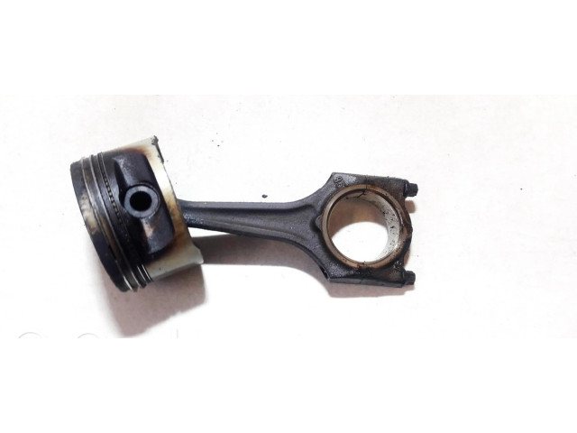 Поршень с шатуном Opel Vectra A для бензинового двигателя 1.6