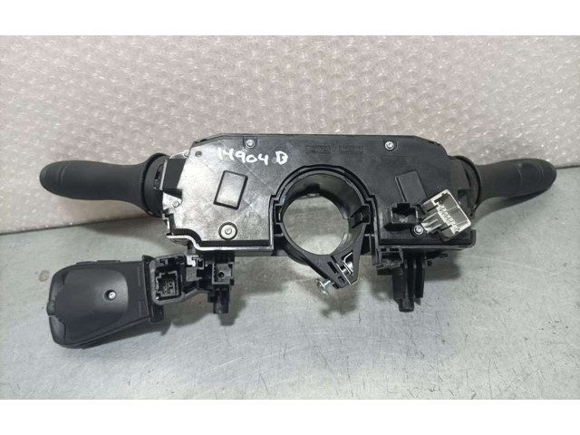 Ручка стеклоочистителей 255679970R, 1051961400 Dacia Sandero