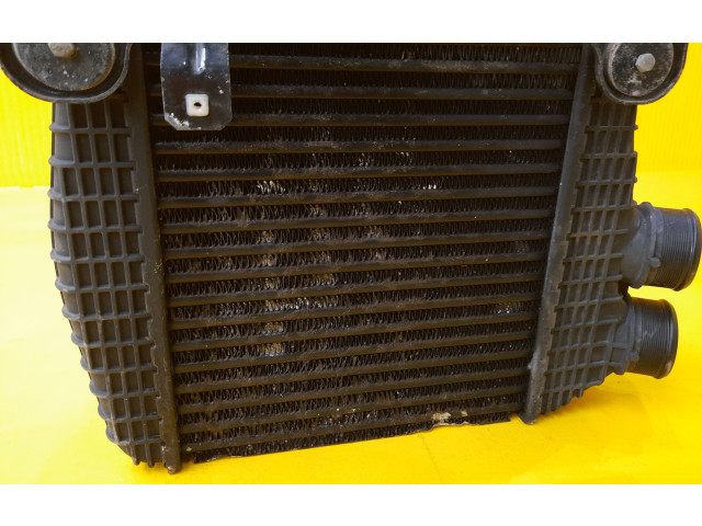 Интеркулер 670035636 Maserati Levante 3.0