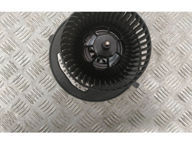 Вентилятор печки 5WB819015A Audi Q3 F3