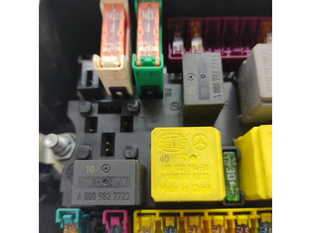 Блок предохранителей A0009827723, A0009828323   Mercedes-Benz A W176    