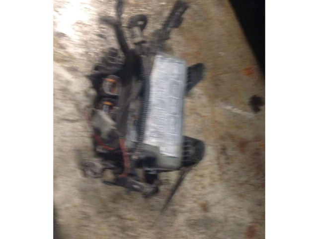 Pojistková skříňka Nissan Navara D22 2001