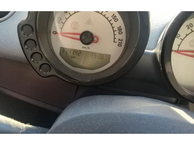 Pojistková skříňka 1351510101 Smart ForFour 2004