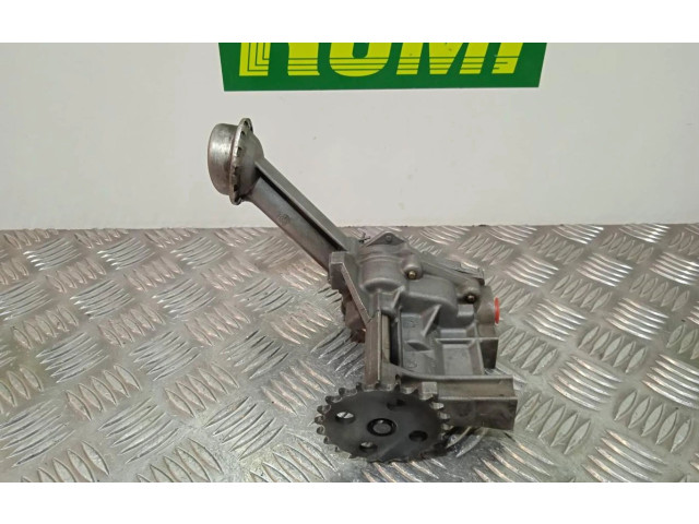 Масляный насос   7700600532  Nissan Micra 