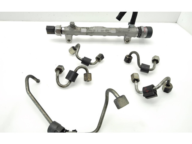 Топливная рампа R04L125, 057130764AB Skoda Octavia Mk3 (5E)