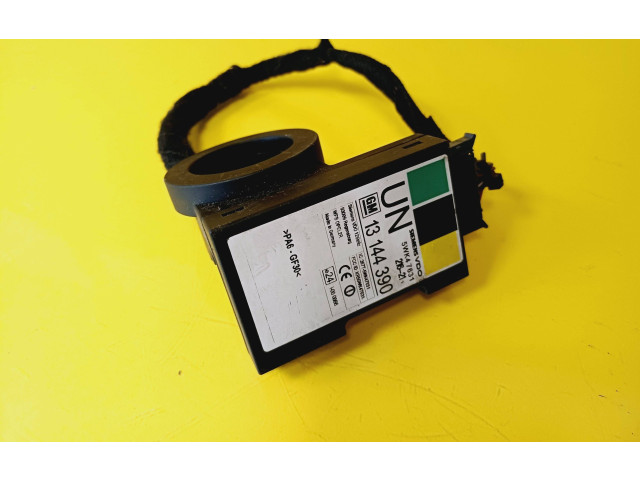 Блок управления двигателем Блок управления 12249823, 13144390 Opel Meriva A