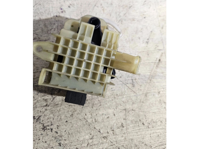 Замок багажника     Volkswagen PASSAT B5 1997 - 2000 года