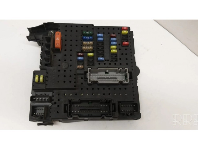 Блок предохранителей 30786646, 07W251   Volvo V70    