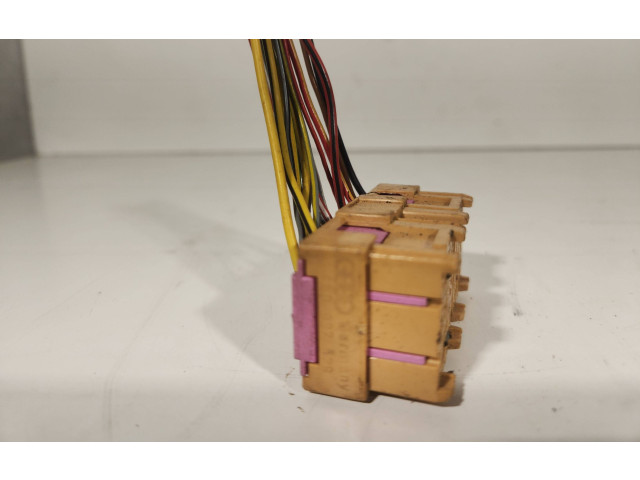   Pojistková skříňka 4A0937529   Audi Q7 4L 2006