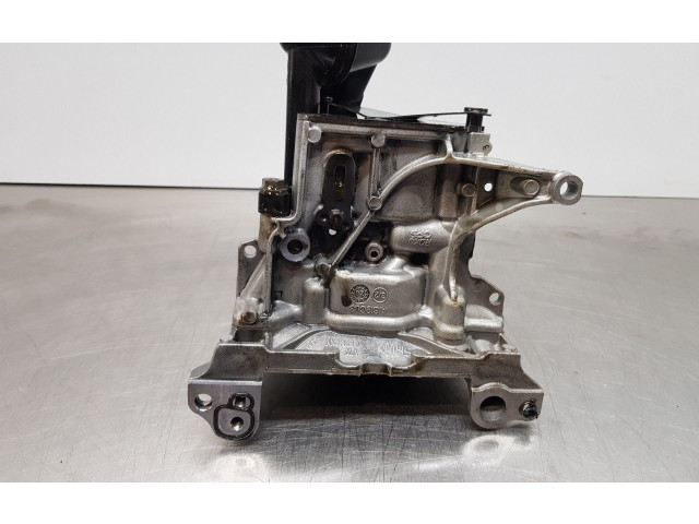 Масляный насос  DLAA 05C145208A  Audi A1 