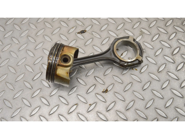 Píst 53236 Mercedes-Benz E W211 M 272.943