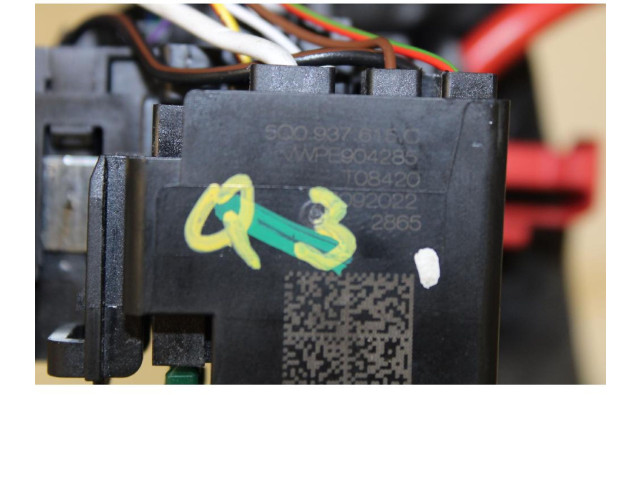 Блок предохранителей Audi Q3 F3