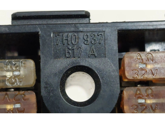 Pojistková skříňka 7H0937617A, 074953635500 Volkswagen Transporter - Caravelle T5 2007