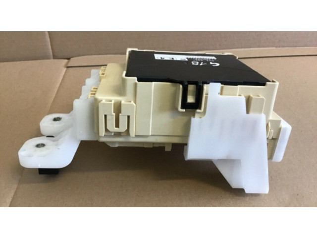 Блок предохранителей 8922178010, 8273078010 Lexus NX