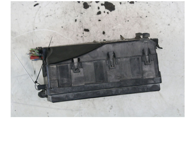 Pojistková skříňka Ford Focus C-MAX 2003