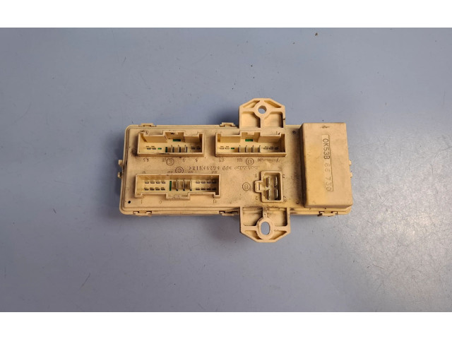 Pojistková skříňka KIA Carnival 2003