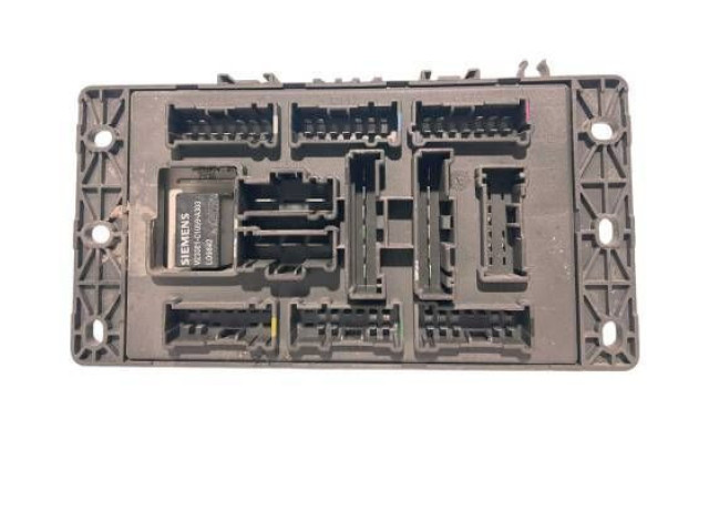 Блок предохранителей YQE103133, 518174404   Rover 75    