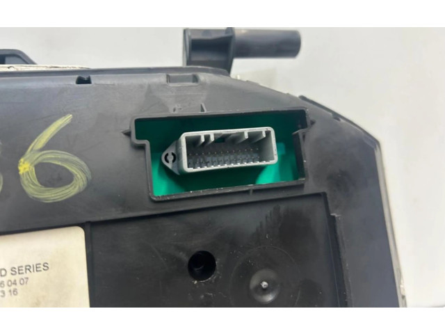 Спидометр (приборный щиток) 8200715181 Renault Clio III