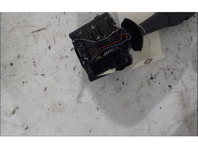 Ручка стеклоочистителей 8201168013 Renault Clio IV