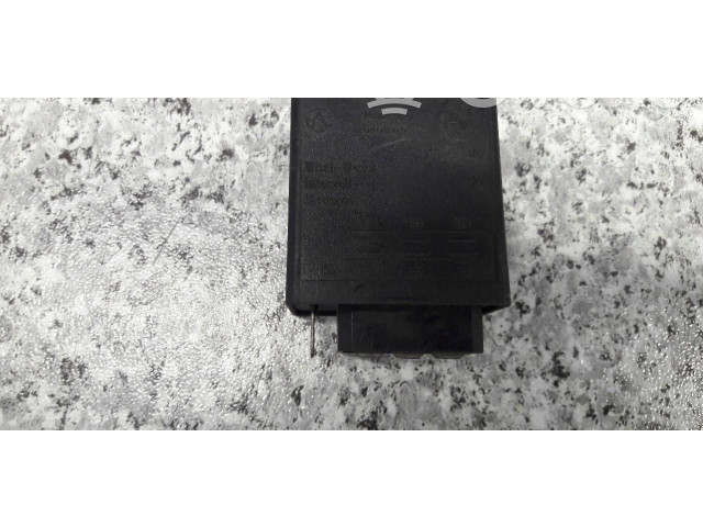 Другие блоки управления / модули 1365402 BMW 3 E21 1979