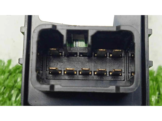 Включатель электрических окон