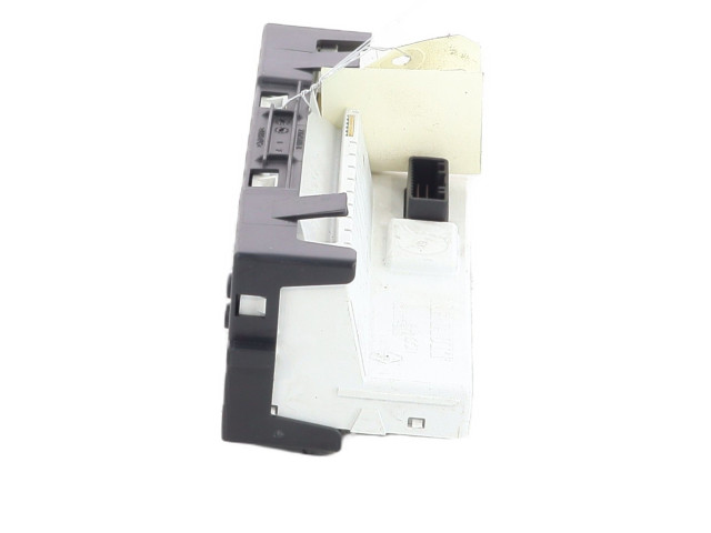 Дисплей    8200307273   Renault Clio III