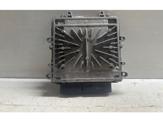 Блок управления двигателя 31336983 Volvo V70