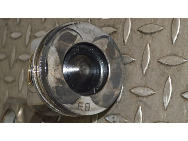 Поршень EE20Z Subaru Outback