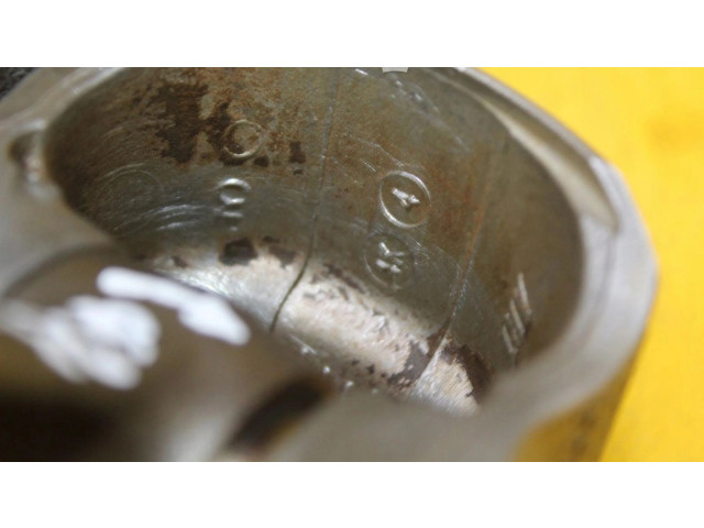 Поршень с шатуном 4J11 Mitsubishi Outlander